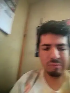 Snapshot of Gabriel_belen chatting on 11-17-25, 02:45 Gabriel belen online show from 11-17-25, 02:45