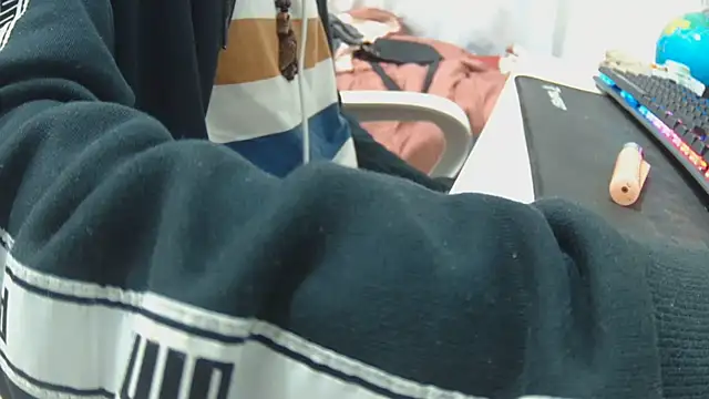 Calavera2001 online show from 12-18-25, 12:38