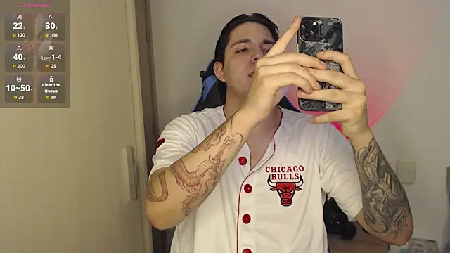 Snapshot of ValenClerk chatting on 11-19-25, 03:50 ValenClerk online show from 11-19-25, 03:50