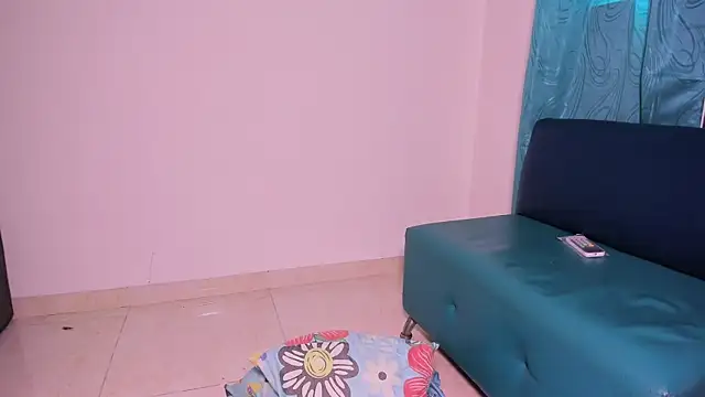 Snapshot of Be_pretty_skinny-HD chatting on 11-10-25, 09:36 Be pretty skinny-HD online show from 11-10-25, 09:36