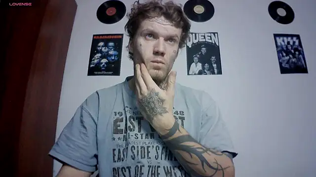 Huntall77 online show from 11-27-25, 02:52