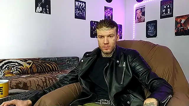 Huntall77 online show from 01-10-26, 06:37