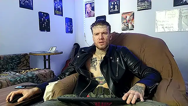 Huntall77 online show from 01-14-26, 05:46