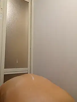 yu-yu28 online show from 11-18-25, 04:55