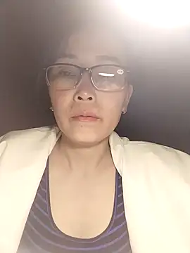 Feeling-hot online show from 11-12-25, 01:44