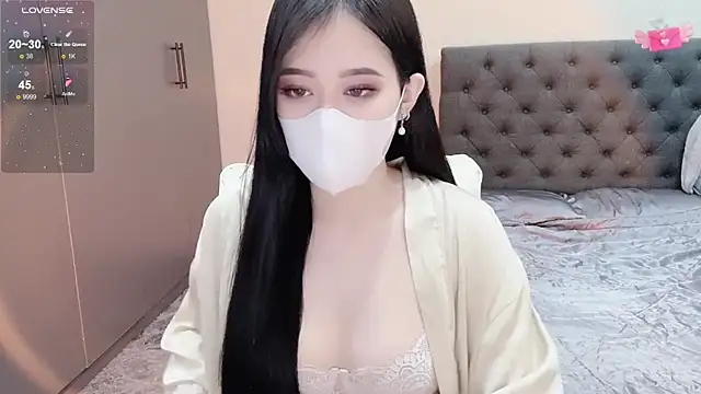 Lucii baby online show from 01-13-26, 04:01