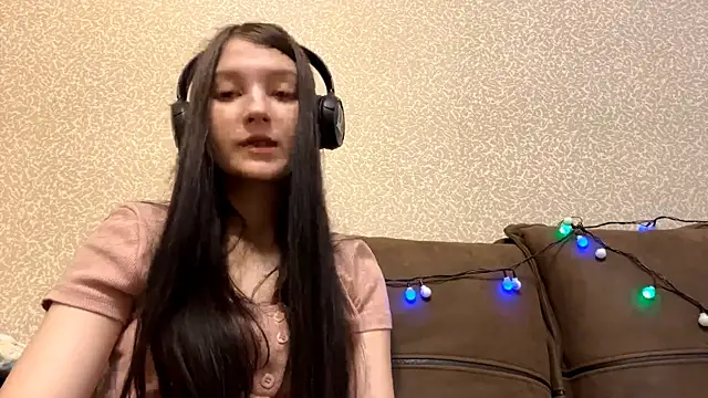 AurorAurora online show from 12-18-25, 08:20