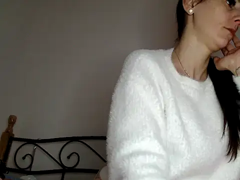 MissyDior8 online show from 11-18-25, 06:07