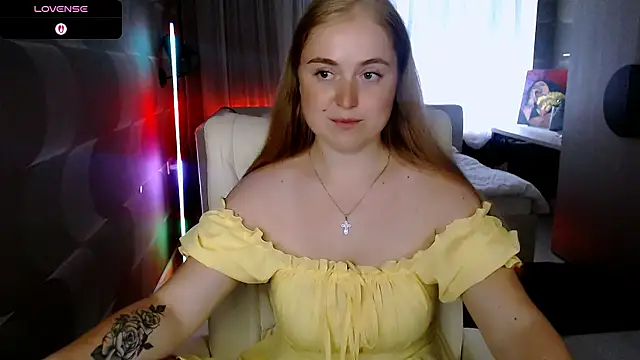Snapshot of Kate_Moan chatting on 06-26-26, 06:29 Kate Moan online show from 06-26-26, 06:29