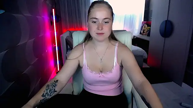 Snapshot of Kate_Moan chatting on 07-08-26, 05:12 Kate Moan online show from 07-08-26, 05:12