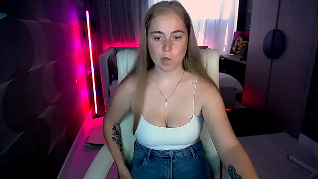Snapshot of Kate_Moan chatting on 07-10-26, 05:23 Kate Moan online show from 07-10-26, 05:23