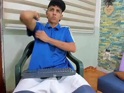 Snapshot of naughty_boy_Maicoll chatting on 11-15-25, 11:40 naughty boy Maicoll online show from 11-15-25, 11:40