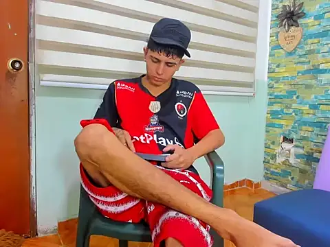 Snapshot of naughty_boy_Maicoll chatting on 11-16-25, 11:27 naughty boy Maicoll online show from 11-16-25, 11:27