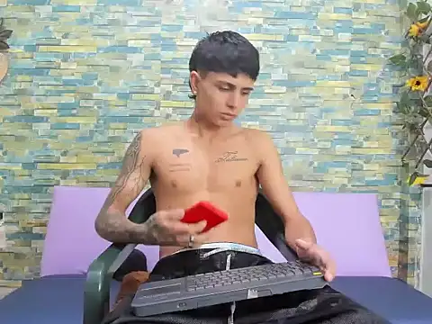 Snapshot of naughty_boy_Maicoll chatting on 11-17-25, 12:00 naughty boy Maicoll online show from 11-17-25, 12:00