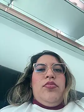 Amira Malia online show from 05-16-26, 04:28