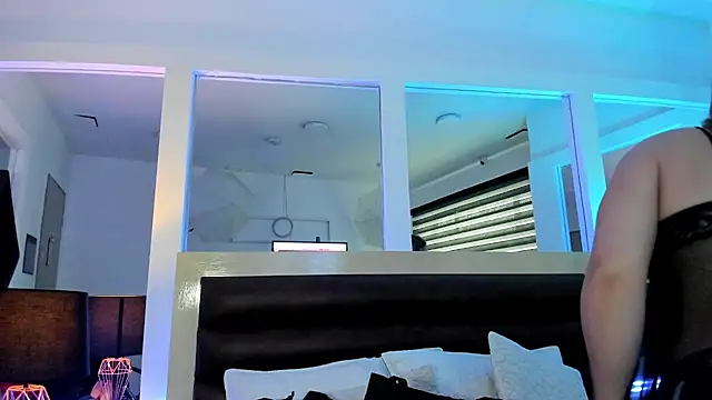 LaurenSpitz online show from 02-18-26, 11:39