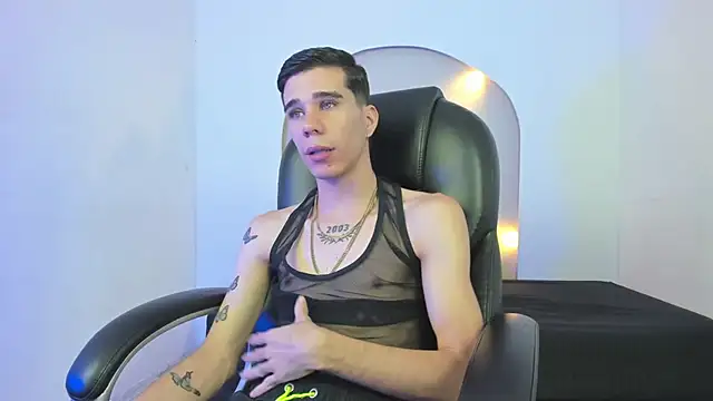 Gabo white1 online show from 12-23-25, 06:11