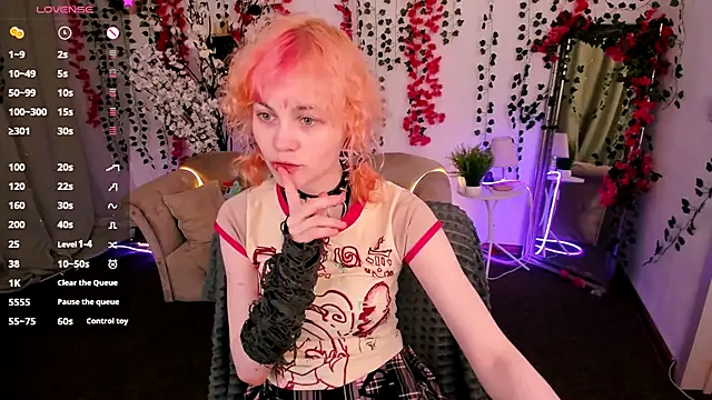 Awawrin online show from 11-23-25, 08:52