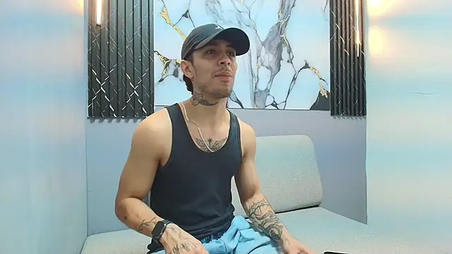 Snapshot of Aethon_noir chatting on 11-13-25, 08:19 Aethon noir online show from 11-13-25, 08:19