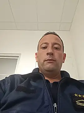Snapshot of poli_191 chatting on 05-15-26, 07:32 poli 191 online show from 05-15-26, 07:32