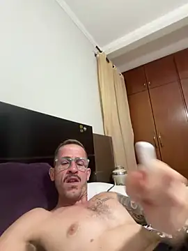 Snapshot of Lucasjandre chatting on 05-15-26, 11:56 Lucasjandre online show from 05-15-26, 11:56