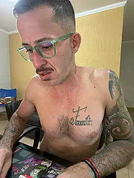 Snapshot of Lucasjandre chatting on 07-28-26, 04:39 Lucasjandre online show from 07-28-26, 04:39