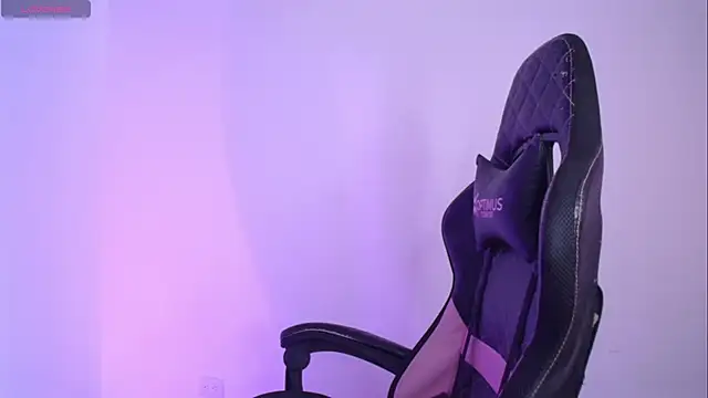 Millie bobby online show from 02-25-26, 08:51