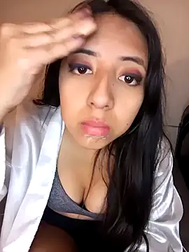 Snapshot of Isabella_175 chatting on 11-12-25, 03:29 Isabella 175 online show from 11-12-25, 03:29