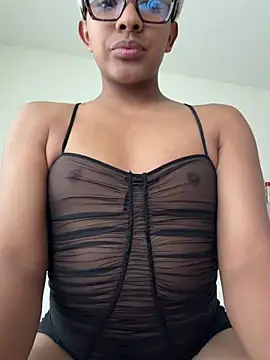Snapshot of Ashleythelatina chatting on 06-23-26, 02:15 Ashleythelatina online show from 06-23-26, 02:15