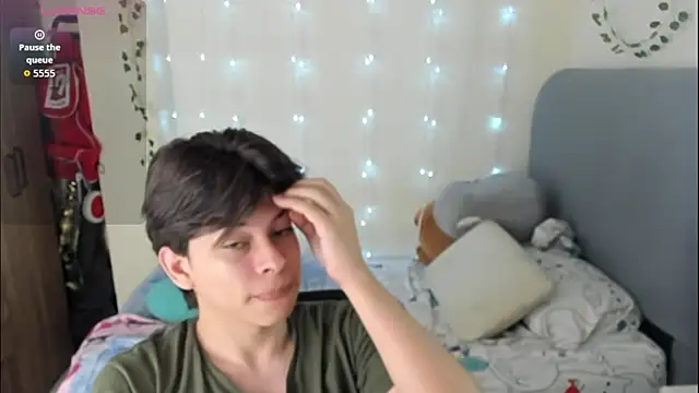 Snapshot of Felix_kitty chatting on 02-14-26, 12:46 Felix kitty online show from 02-14-26, 12:46