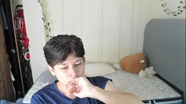 Snapshot of Felix_kitty chatting on 02-22-26, 07:12 Felix kitty online show from 02-22-26, 07:12