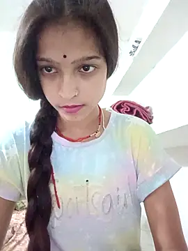 Mohnicute online show from 05-05-26, 10:56
