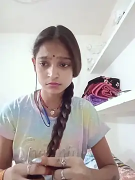 Mohnicute online show from 05-20-26, 10:43