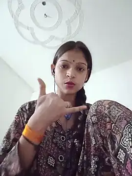 Mohnicute online show from 06-15-26, 06:21