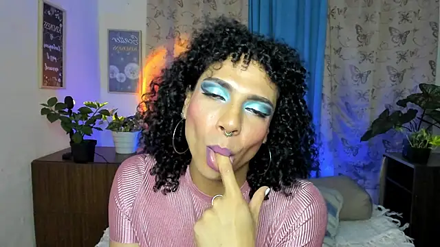 Snapshot of Angel_White25 chatting on 11-29-25, 10:46 Angel White25 online show from 11-29-25, 10:46