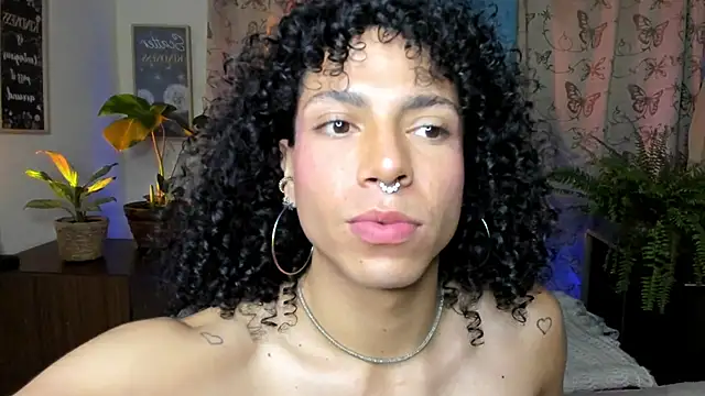 Snapshot of Angel_White25 chatting on 02-01-26, 10:52 Angel White25 online show from 02-01-26, 10:52