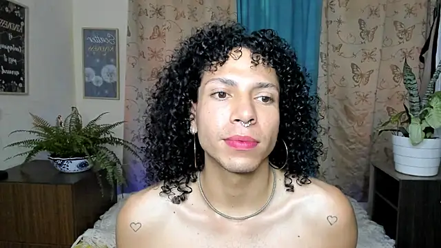 Snapshot of Angel_White25 chatting on 02-08-26, 09:29 Angel White25 online show from 02-08-26, 09:29