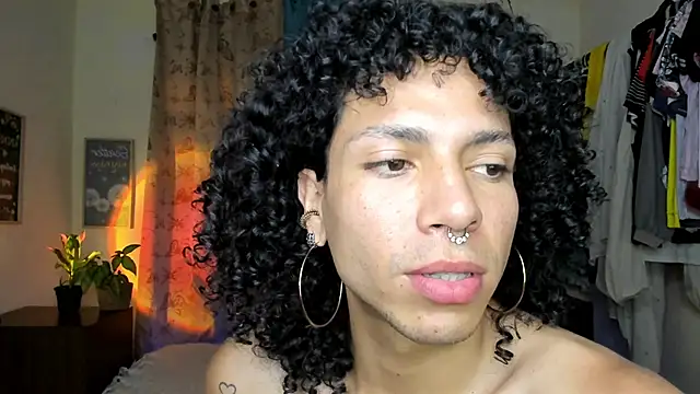 Snapshot of Angel_White25 chatting on 02-17-26, 08:59 Angel White25 online show from 02-17-26, 08:59