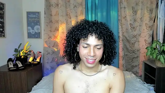 Snapshot of Angel_White25 chatting on 02-28-26, 06:53 Angel White25 online show from 02-28-26, 06:53