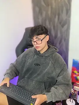 Snapshot of Samu_FoXXX chatting on 11-11-25, 08:20 Samu FoXXX online show from 11-11-25, 08:20