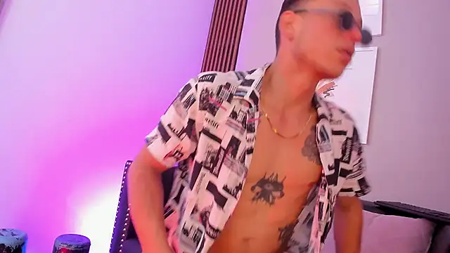 Snapshot of fuller444 chatting on 11-11-25, 05:40 fuller444 online show from 11-11-25, 05:40