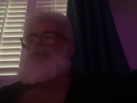 Snapshot of LeatherSdaddy chatting on 04-21-26, 06:55 LeatherSdaddy online show from 04-21-26, 06:55