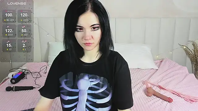 Lina Moony online show from 01-16-26, 01:53