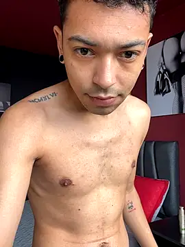 Snapshot of Imtavo chatting on 11-11-25, 01:00 Imtavo online show from 11-11-25, 01:00