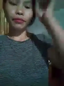 Snapshot of chim-yen chatting on 11-11-25, 10:15 chim-yen online show from 11-11-25, 10:15