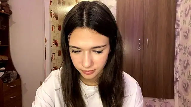 Snapshot of EunHendericks chatting on 11-18-25, 10:52 EunHendericks online show from 11-18-25, 10:52