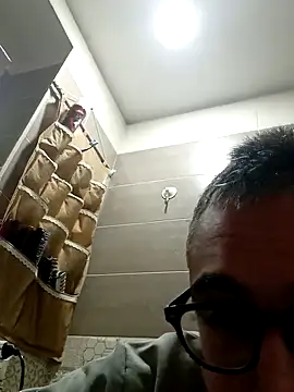 Snapshot of mipiacitanto93 chatting on 11-12-25, 08:37 mipiacitanto93 online show from 11-12-25, 08:37