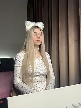 Olivia1Taylor1 online show from 11-24-25, 06:13