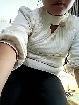 Nuomi6 online show from 11-20-25, 01:39