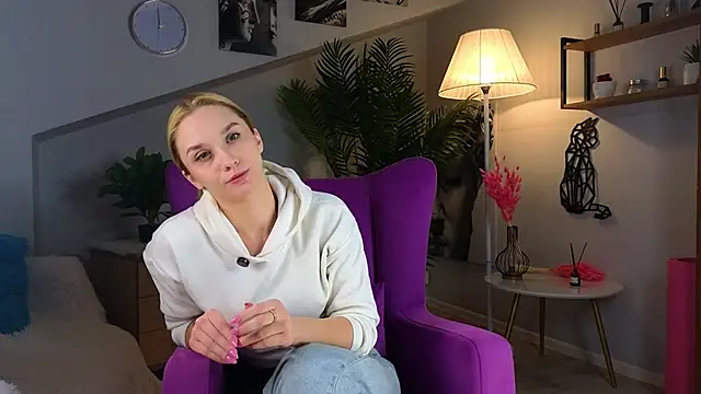 Snapshot of DellSouers chatting on 11-12-25, 01:11 DellSouers online show from 11-12-25, 01:11